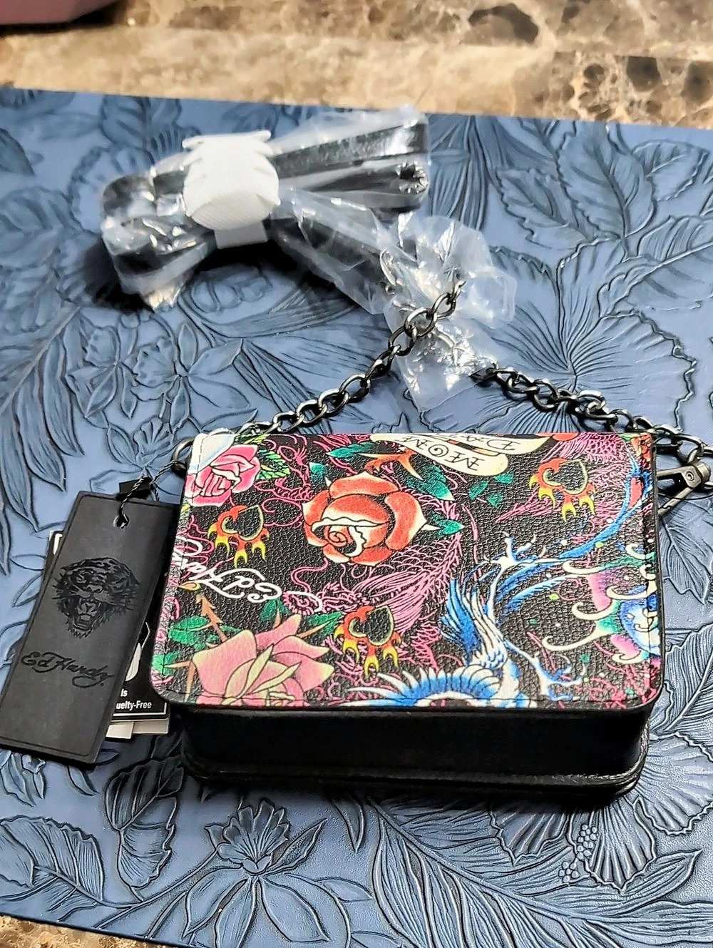 Ed Hardy Black Tattoo Print Crossbody Shoulder Bag Black & Multi New - Picture 2 of 7